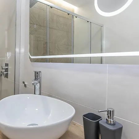 Eden Coastal Retreat Apartment