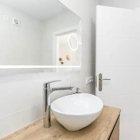 Eden Coastal Retreat *