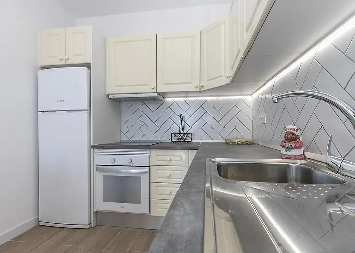 Eden Coastal Retreat Apartment